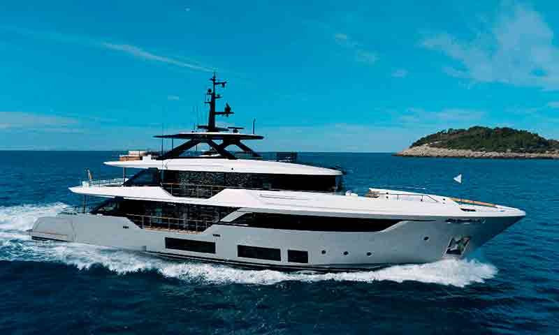 Купить водоизмещающую яхту