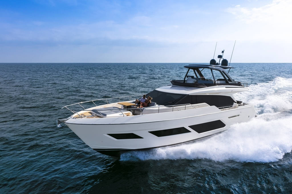 Элегантность на волнах: знакомство с Ferretti Yachts 720