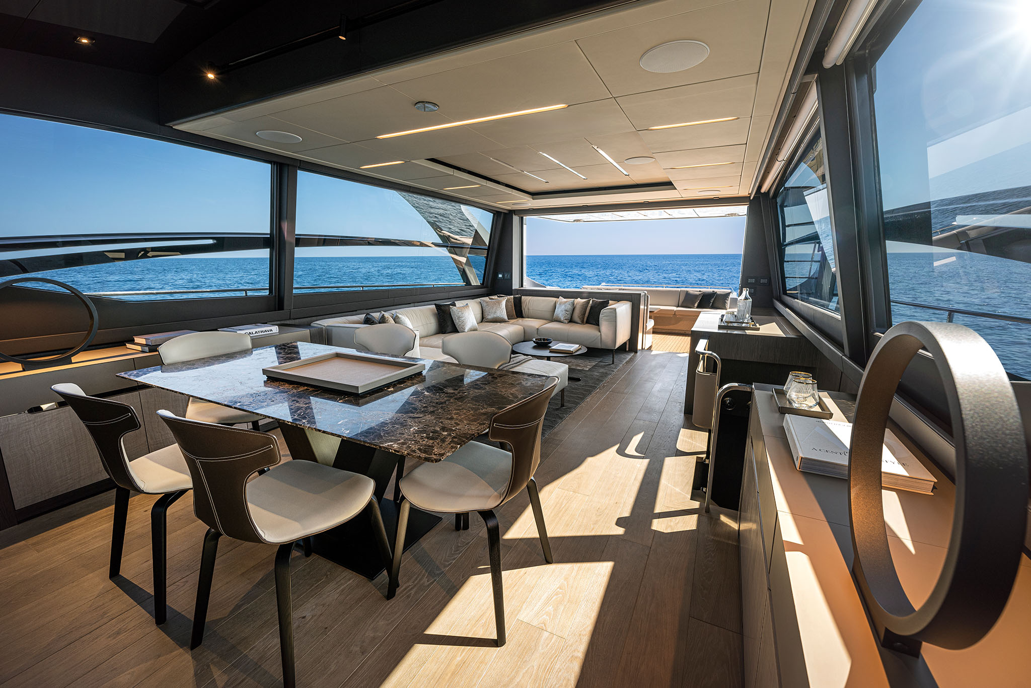 Pershing 8x