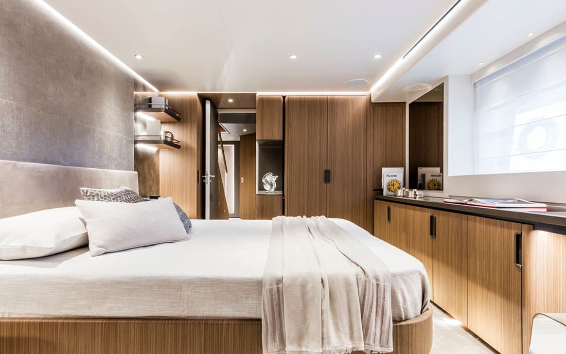 Яхта Custom Line Saetta 120 фото 2.3