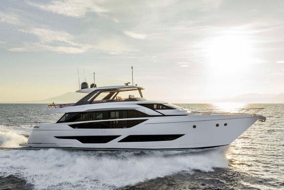 Ferretti Yachts 860