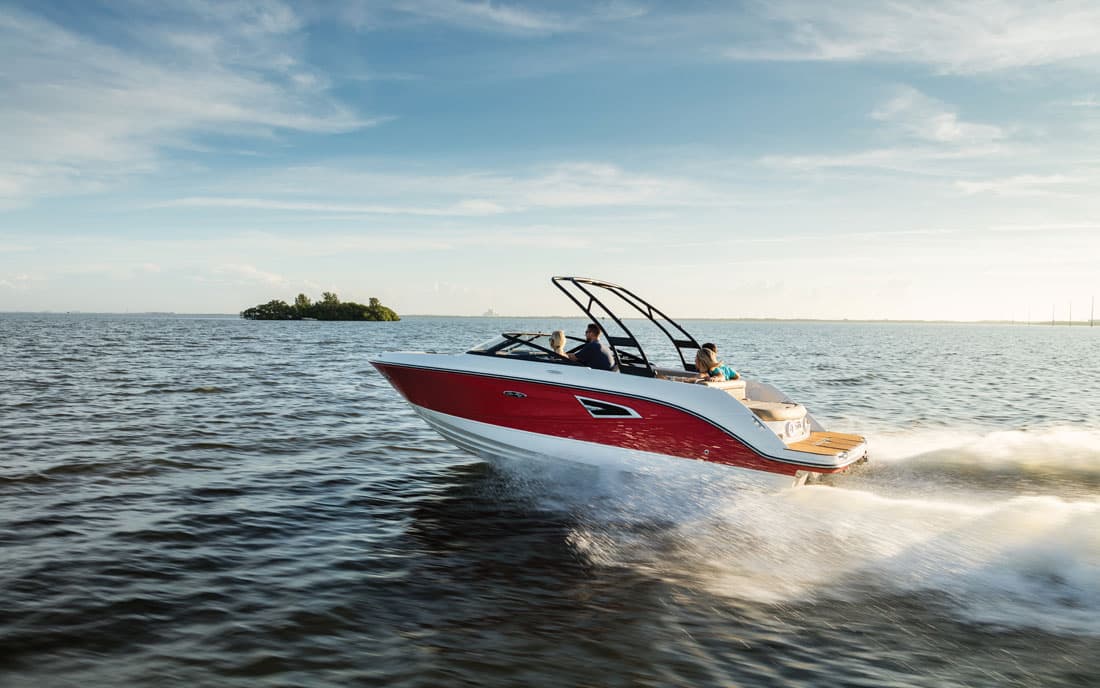 Катер Sea Ray SLX 230 фото 1.1