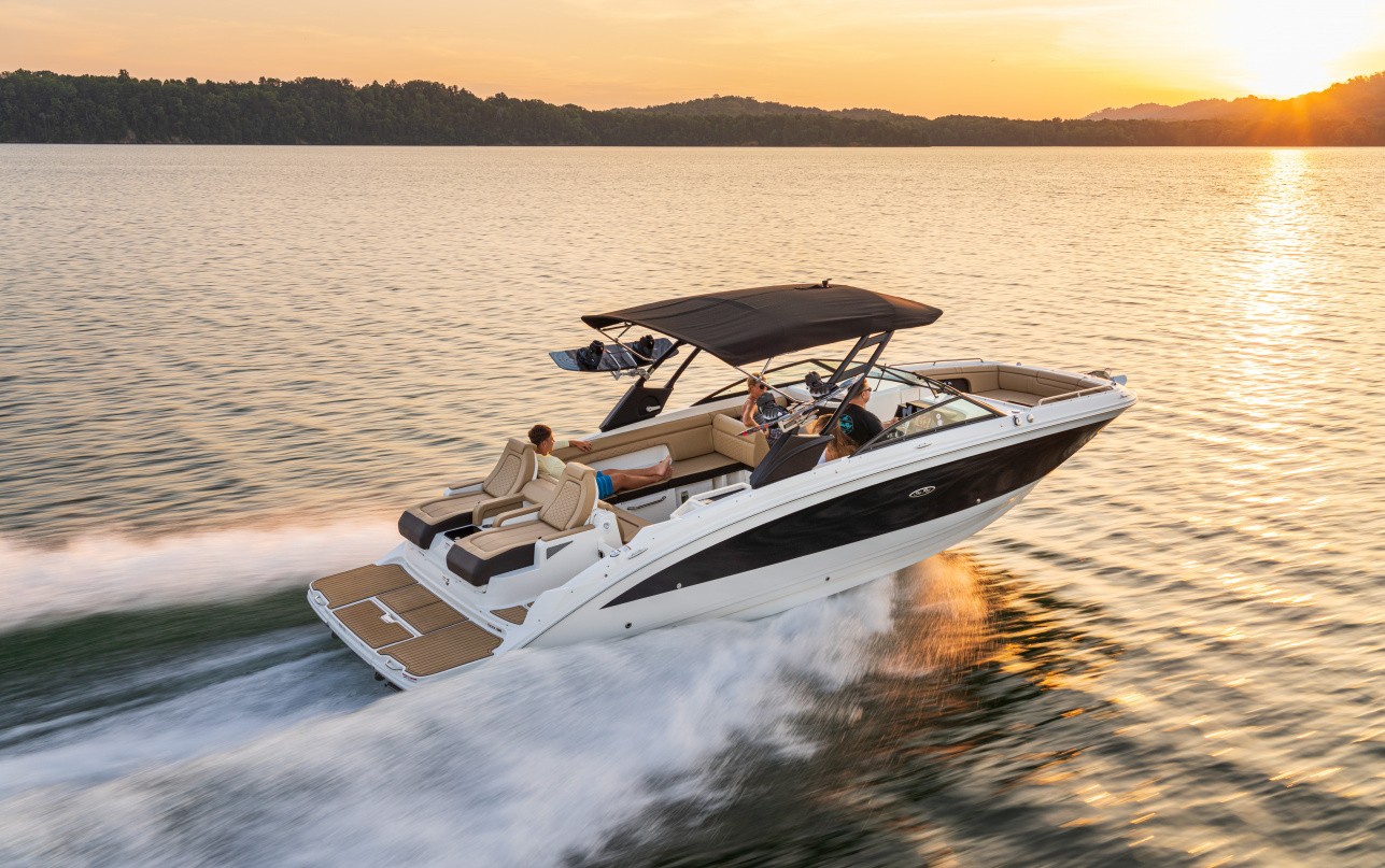 Катер Sea Ray 290 SDX: места хватит всем!