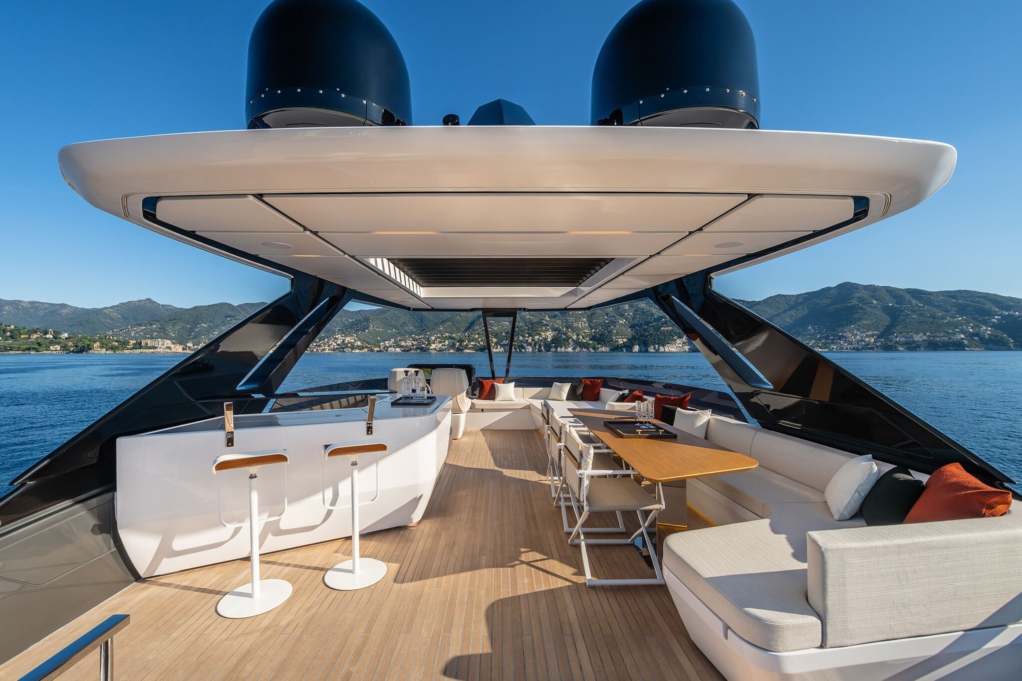 Ferretti Yachts 800