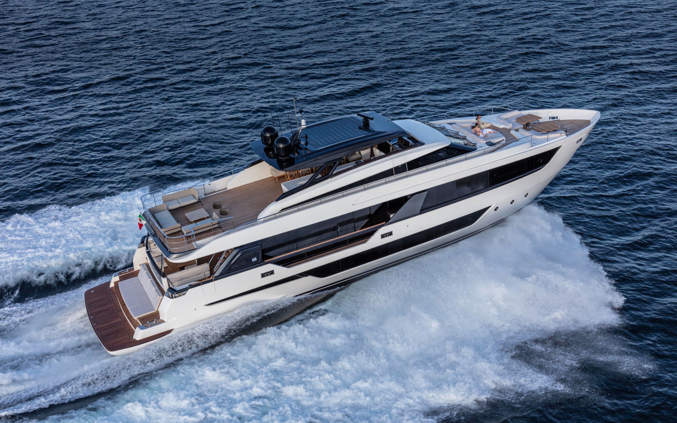 Ferretti Yachts 1000