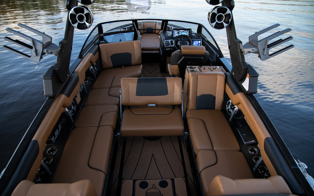 Катер буксировщик Malibu 25 LSV / 25596 фото 1.26