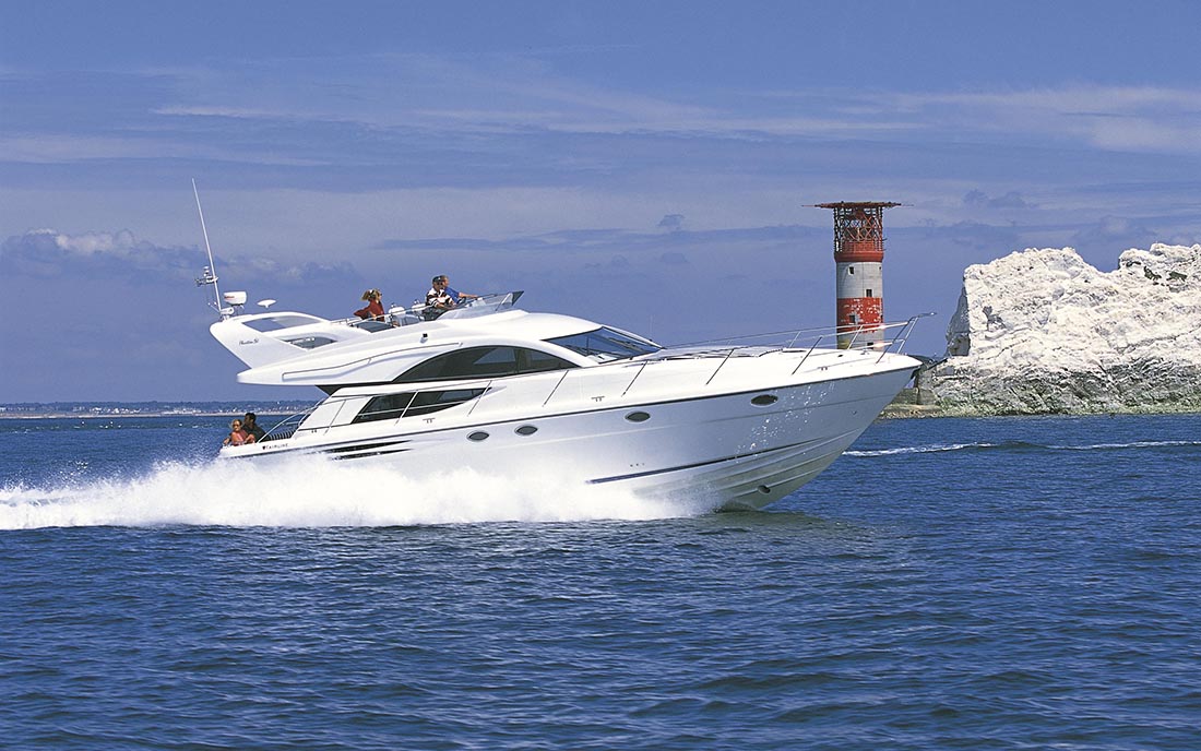Яхта Fairline Phantom 50 фото 1.7