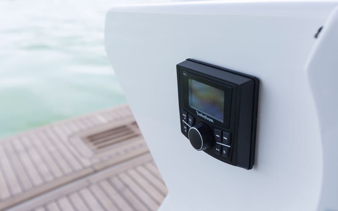 Катер Sea Ray Sundancer 350 Coupe фото 2.18