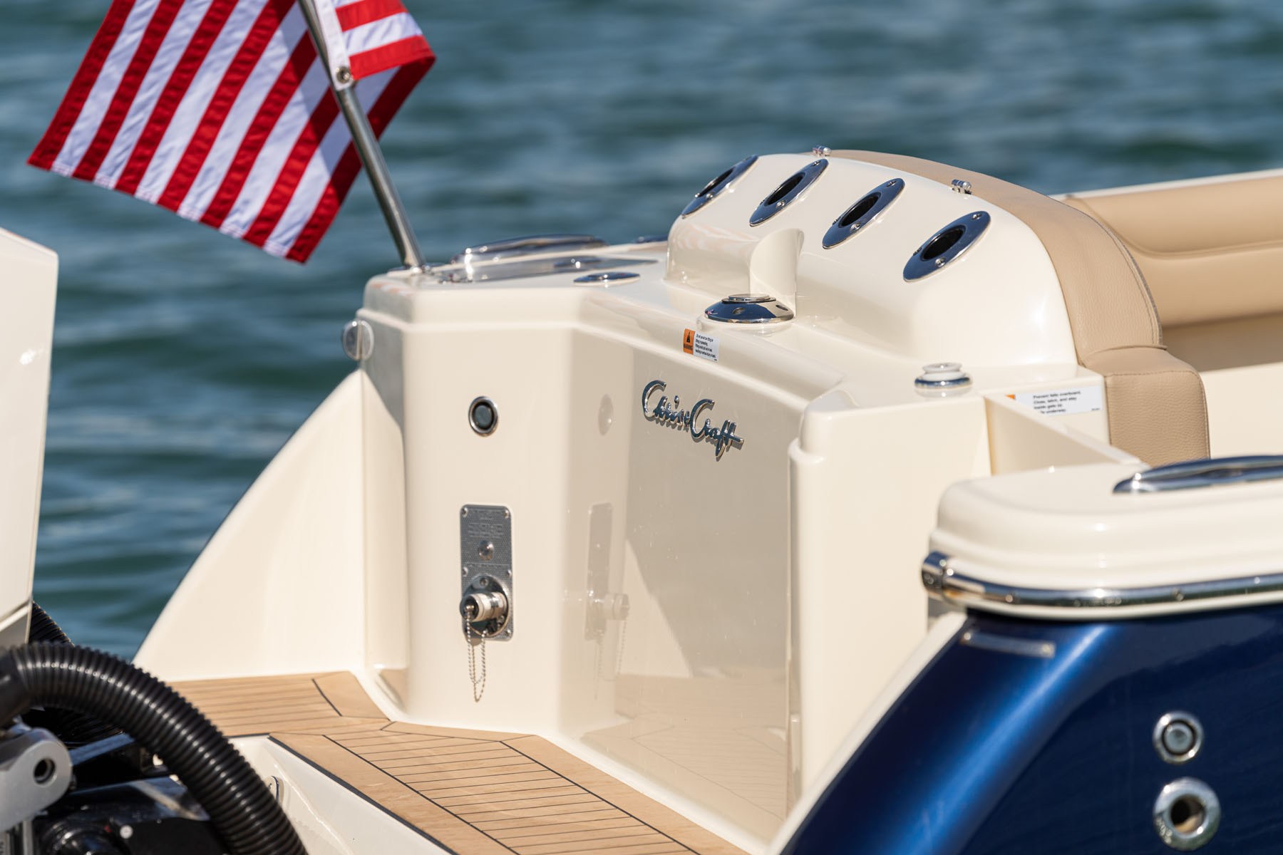 Chris-Craft Calypso 28