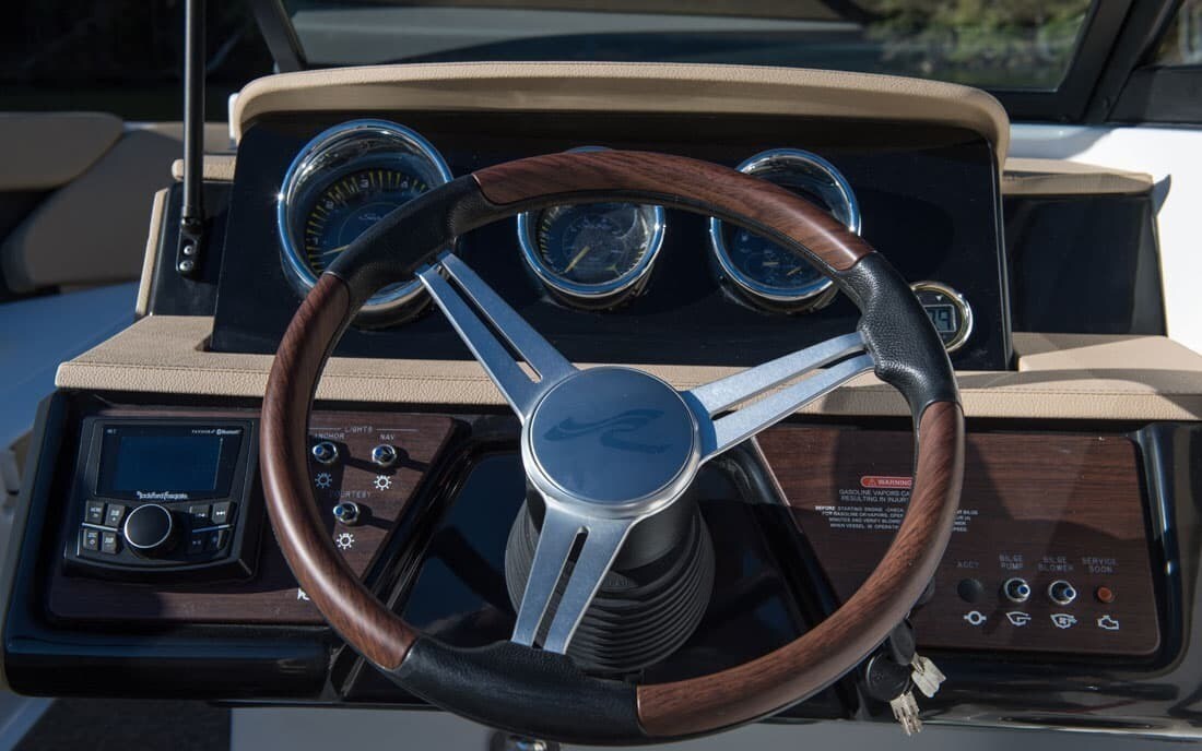 Sea Ray 230 SPX