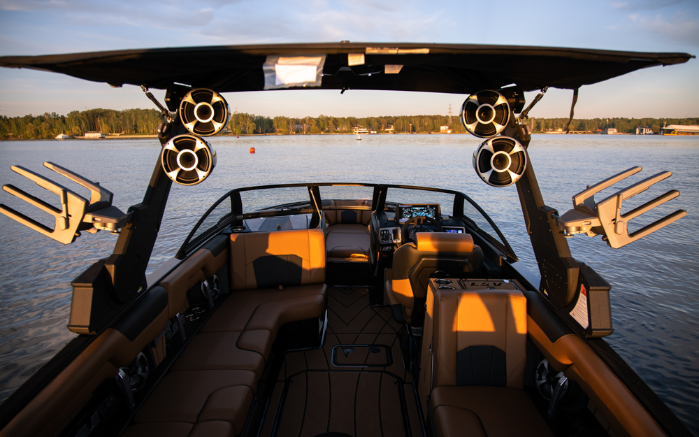 Катер буксировщик Malibu 25 LSV / 25596 фото 1.20