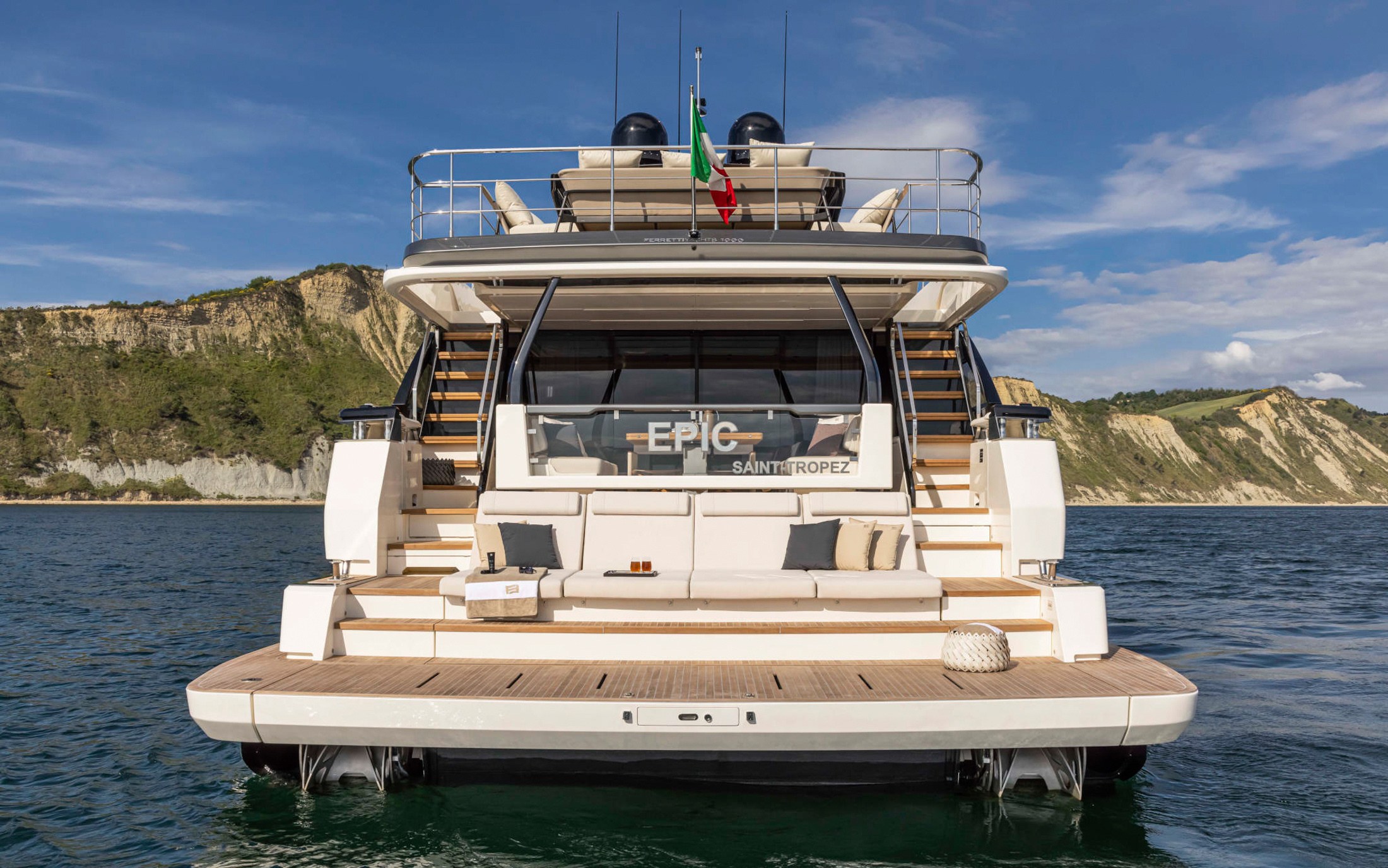 Ferretti Yachts 1000