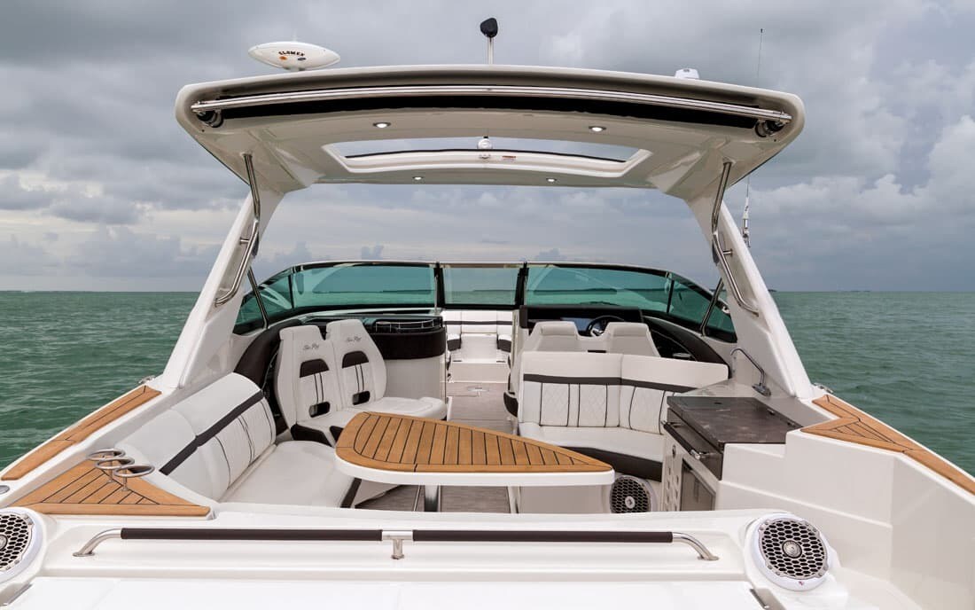 Sea Ray SLX 350