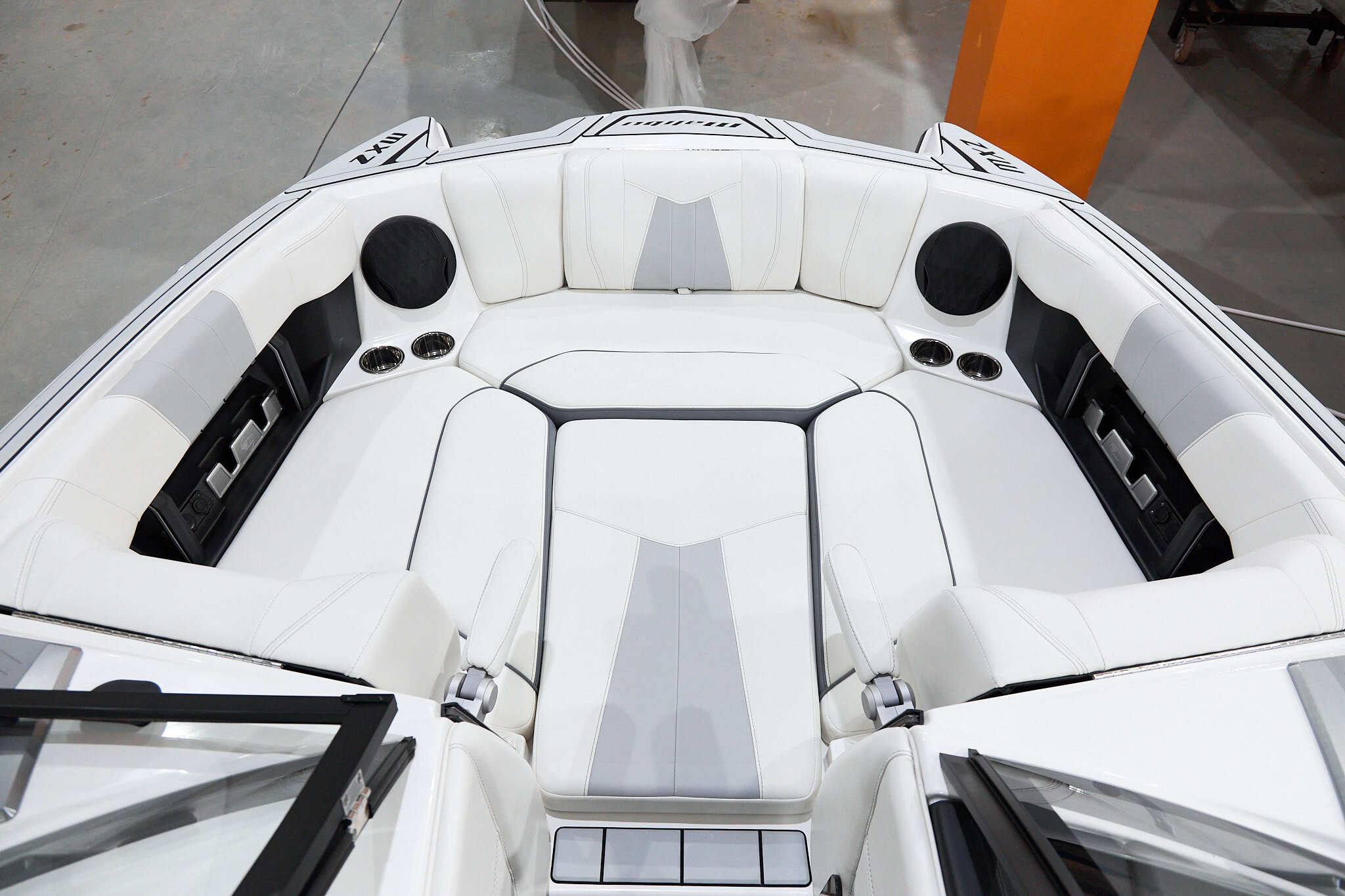 Malibu 23 MXZ