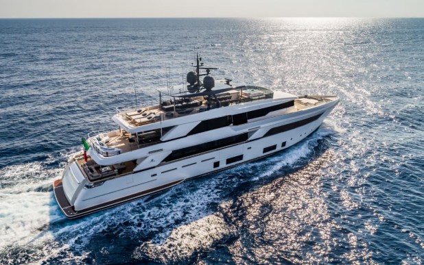 Custom Line Navetta 42