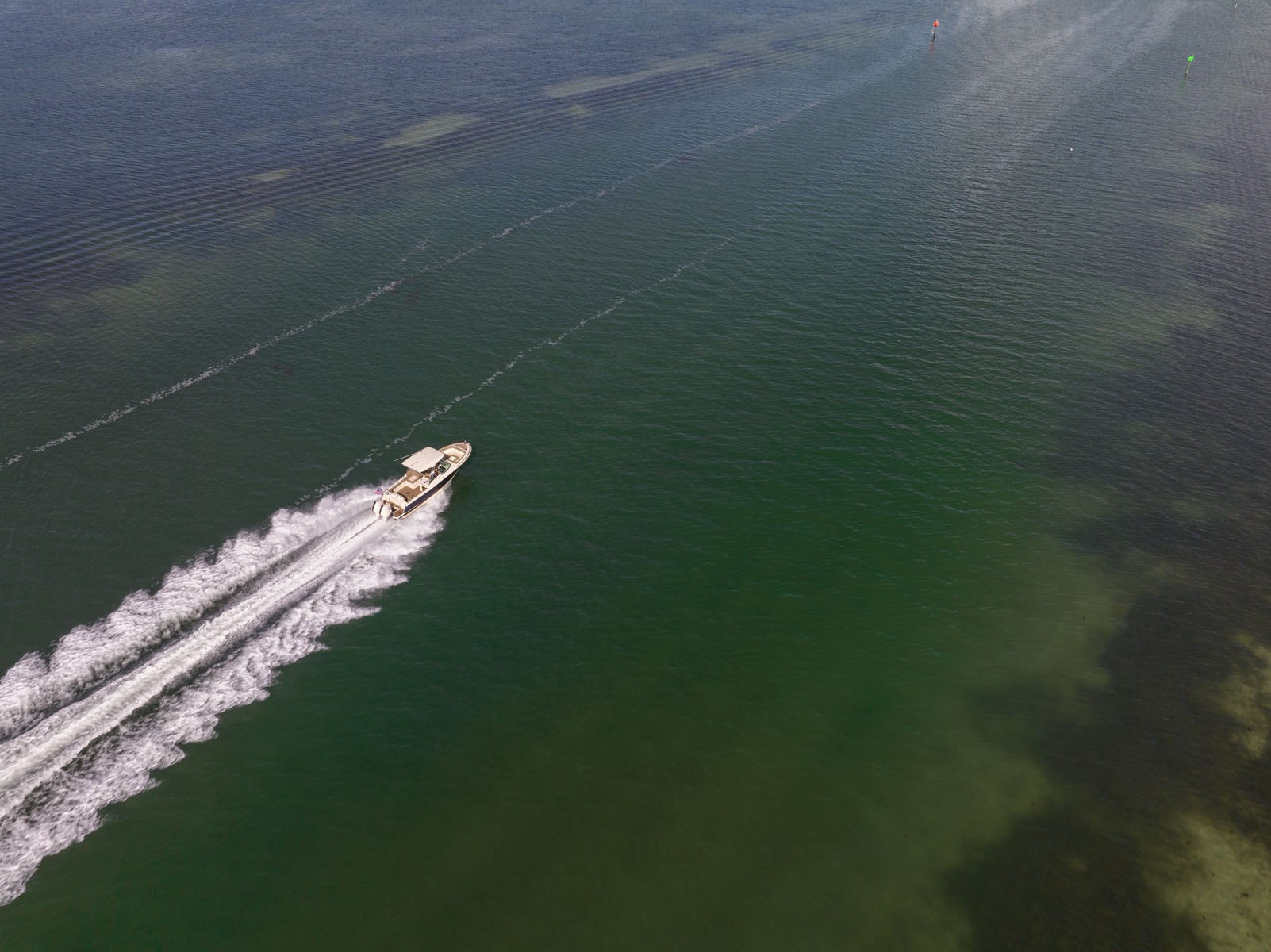 Chris-Craft Calypso 28