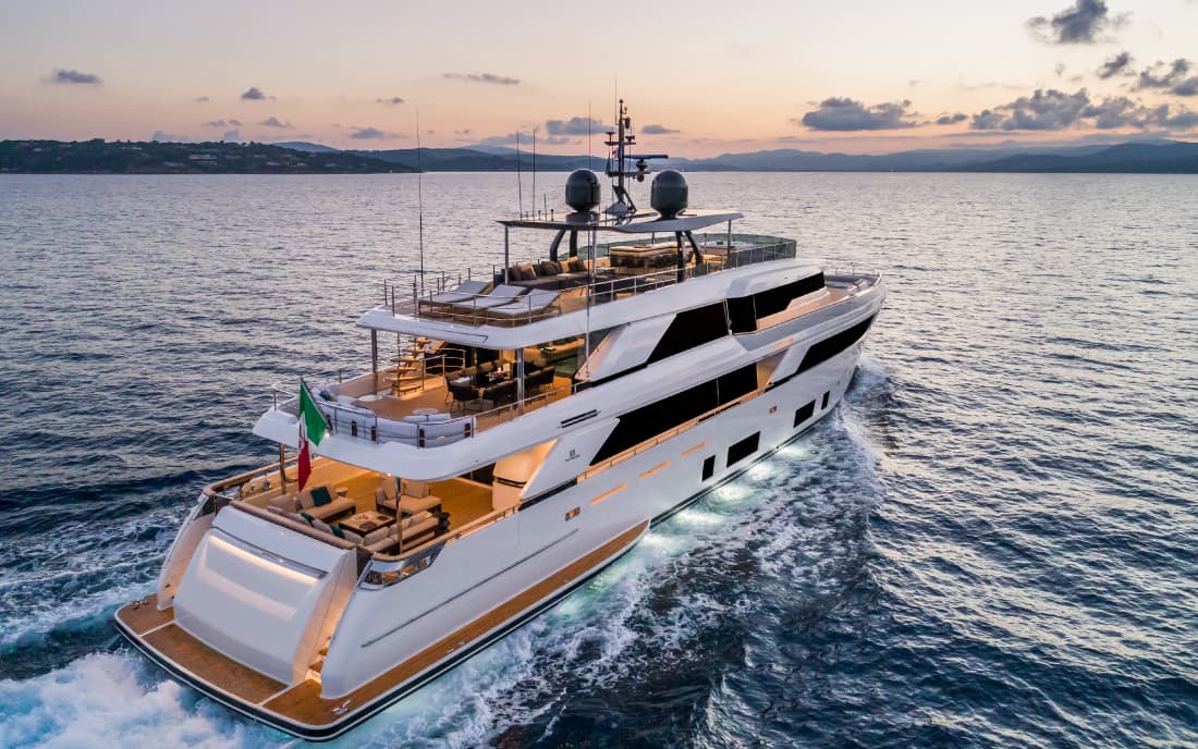 Custom Line Navetta 42
