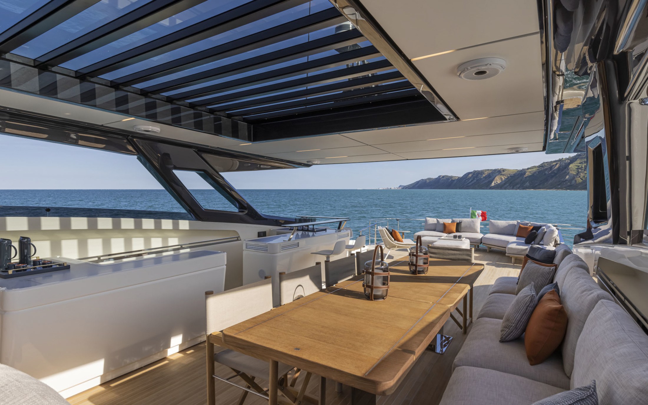 Ferretti Yachts 1000
