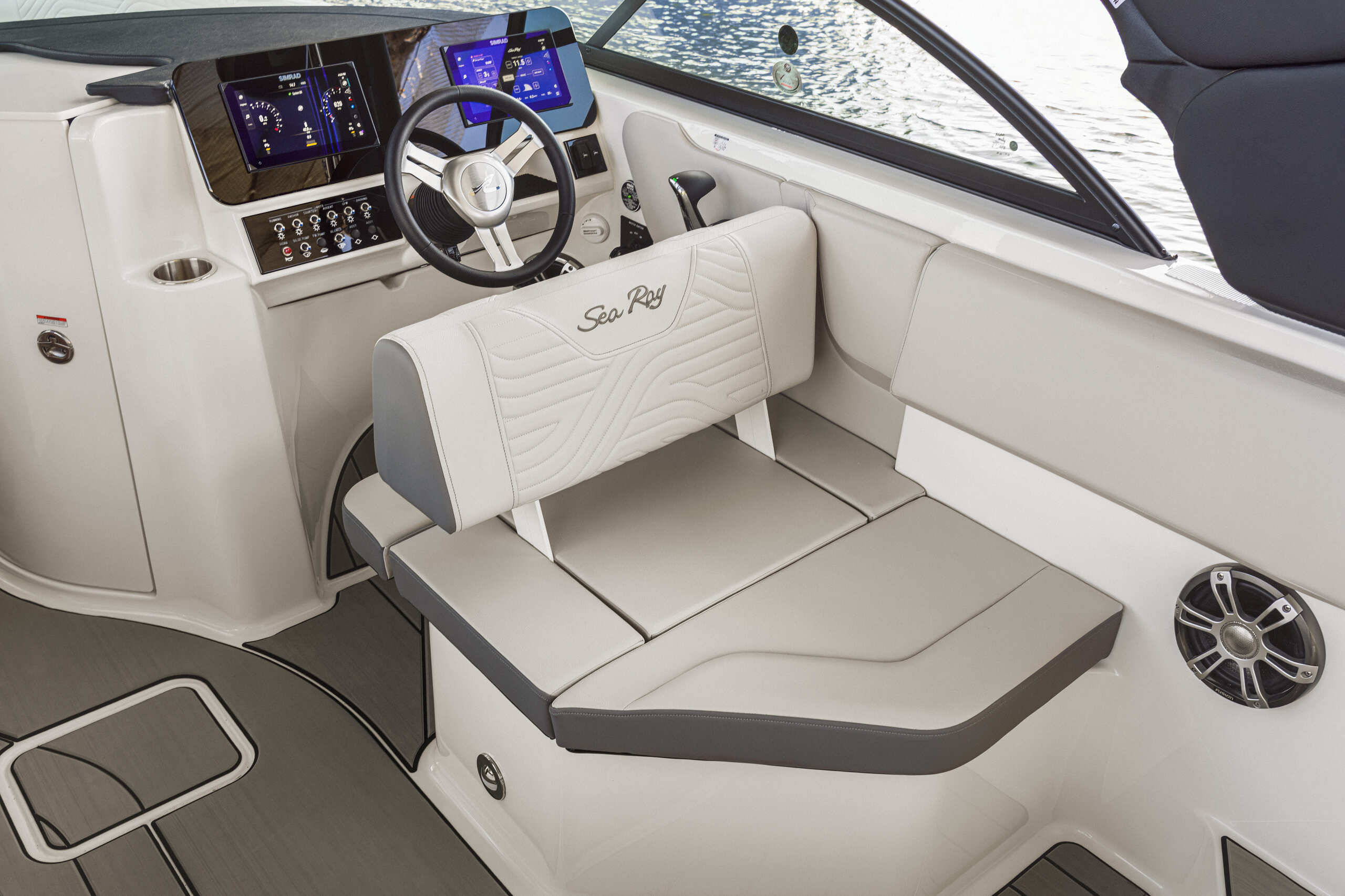 Sea Ray 230 SDX SURF
