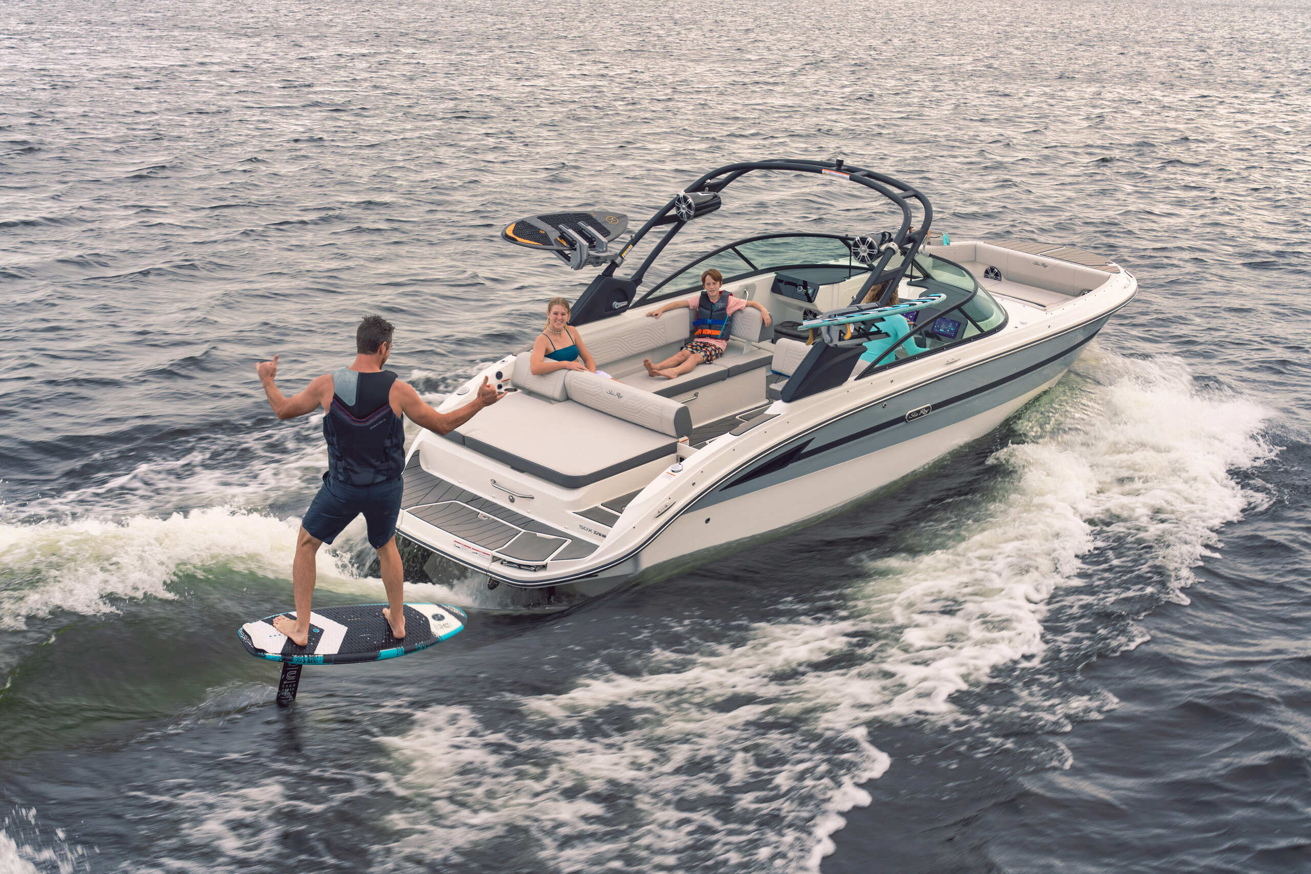 Sea Ray SDX 270 SURF