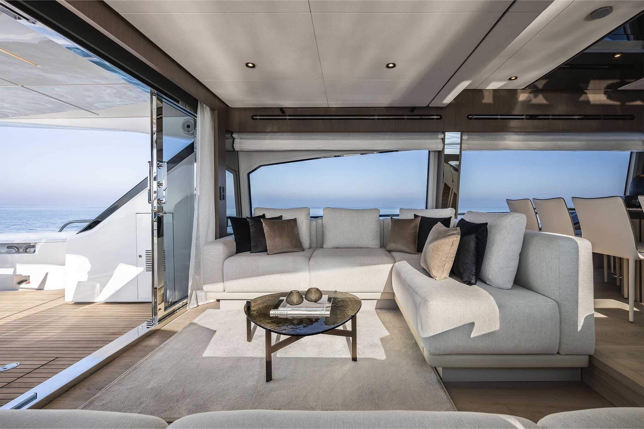 Ferretti Yachts 720 New