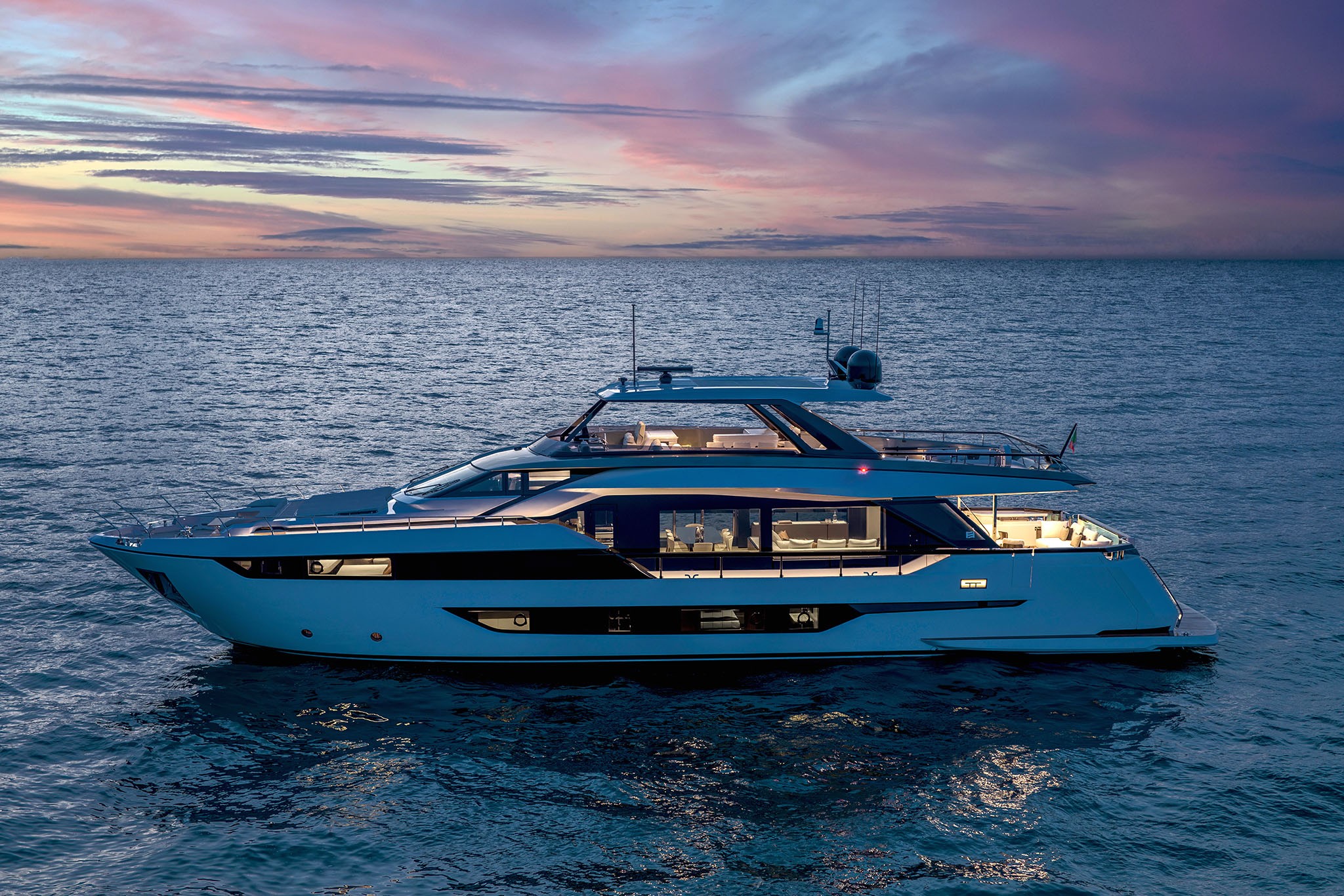 Ferretti Yachts 940