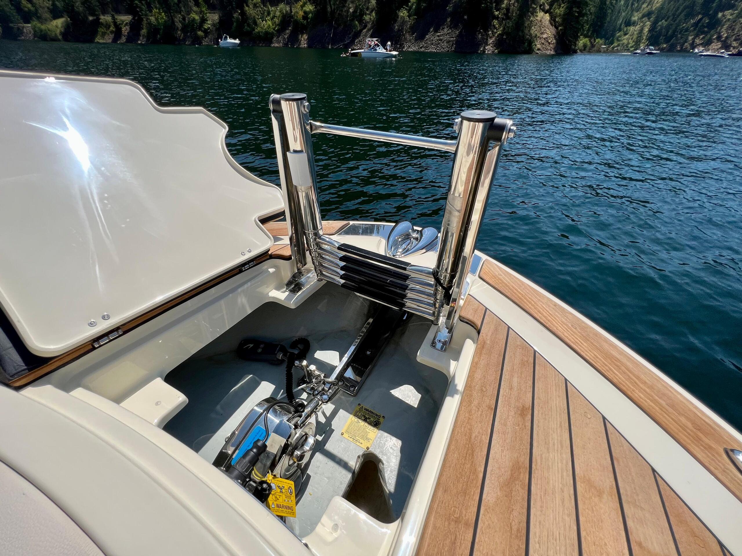 Chris-Craft Launch 35 GT