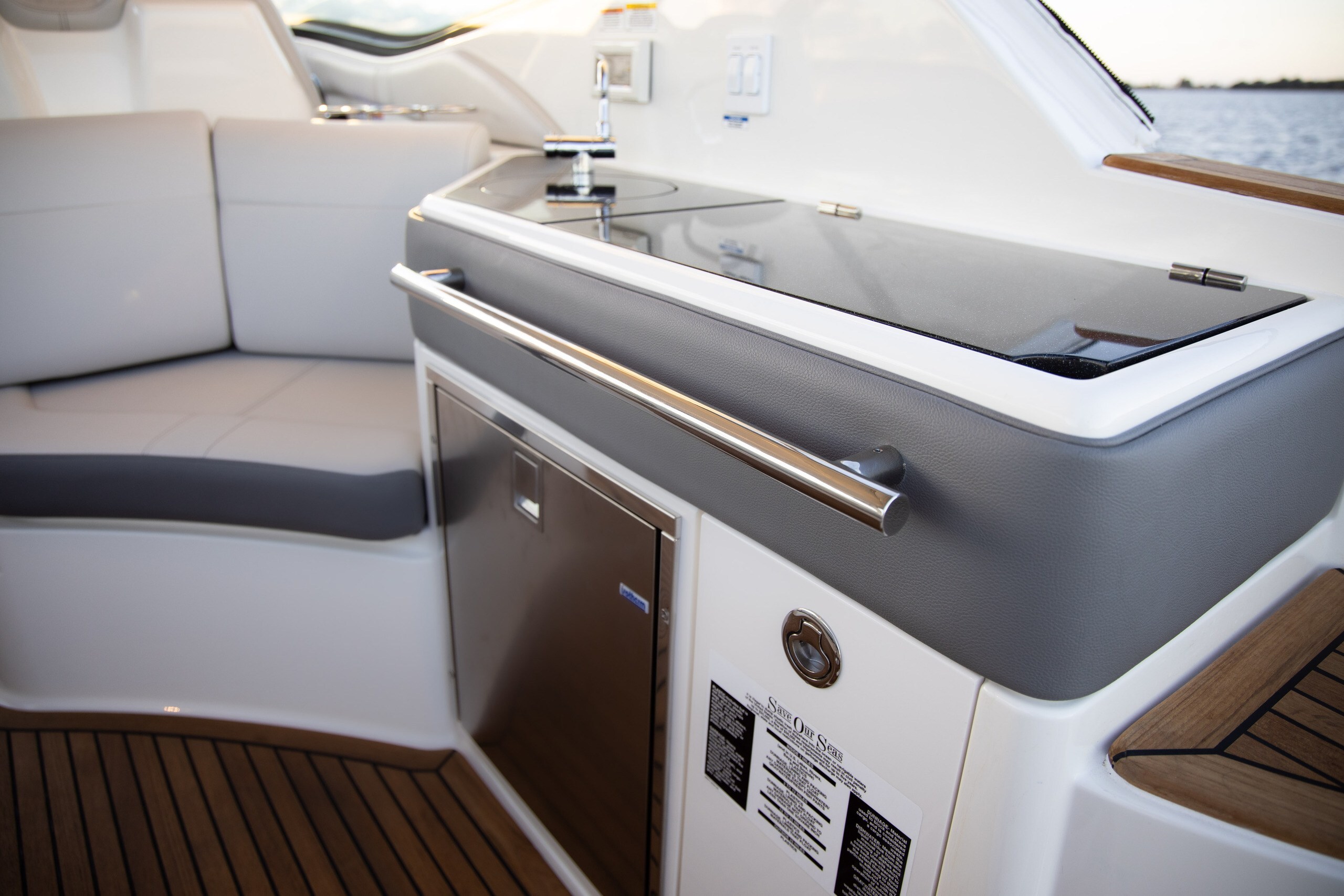 Sea Ray Sundancer 320 OB