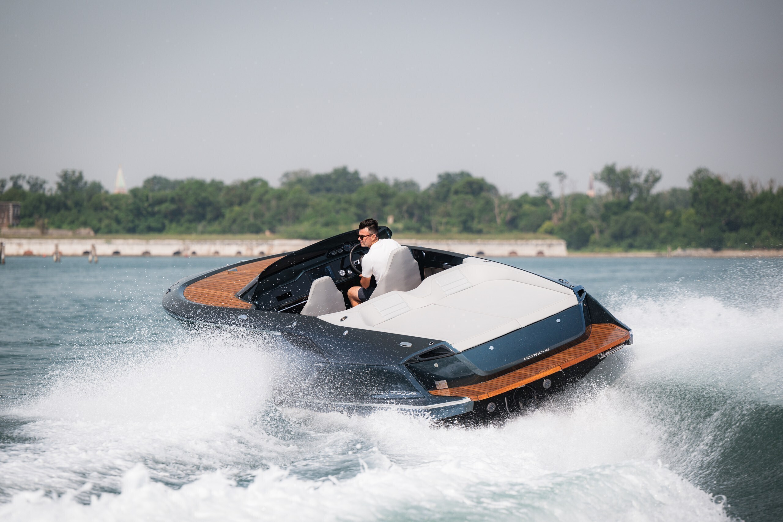 Frauscher x Porsche 790 Spectre