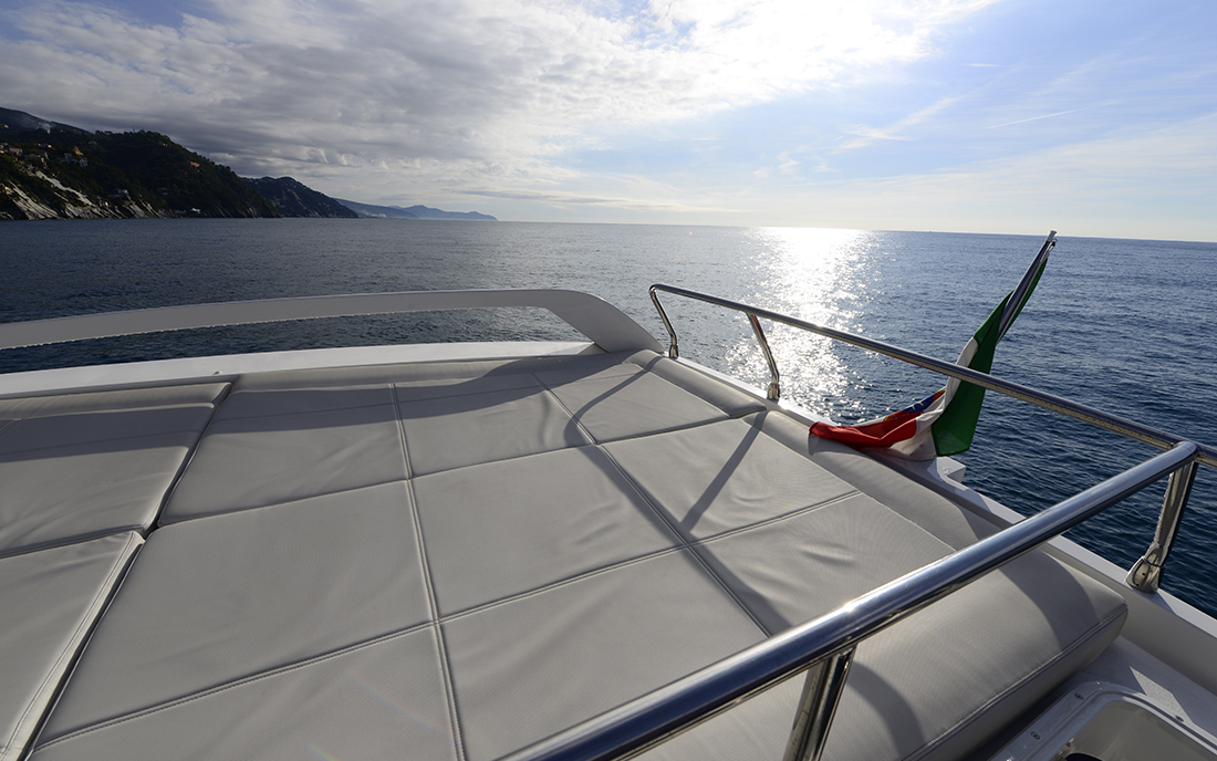 Яхта Austin Parker 48 SUNDECK фото 1.17