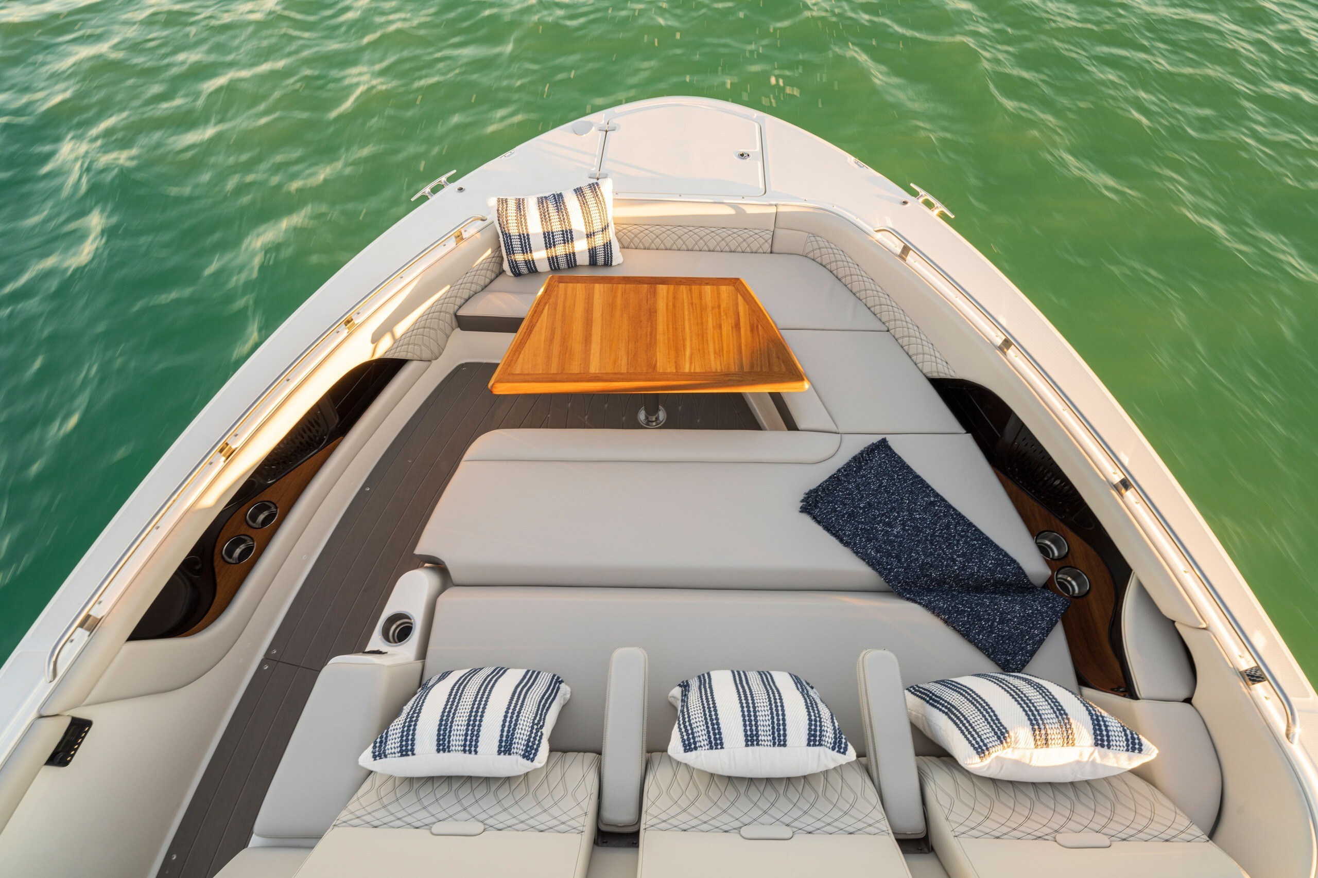 Sea Ray Sundancer 370 OB