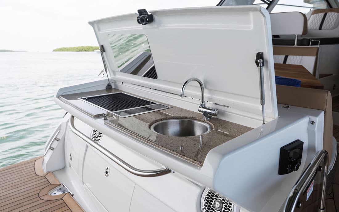 Катер Sea Ray Sundancer 350 Coupe фото 2.5