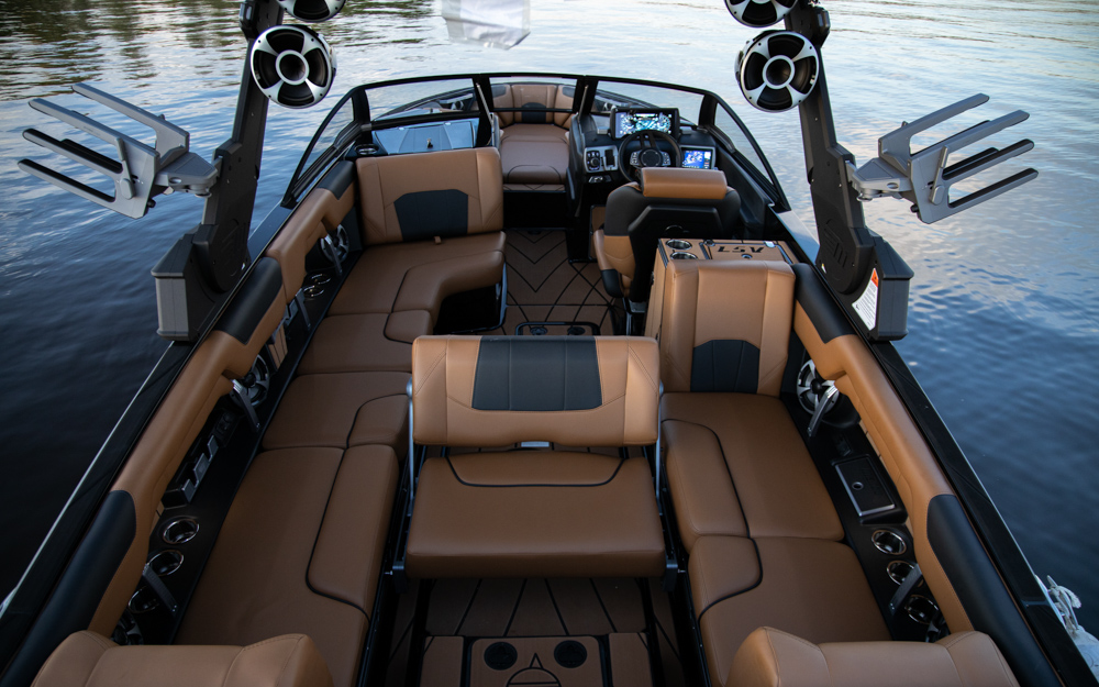 Катер буксировщик Malibu 25 LSV / 25596 фото 1.25