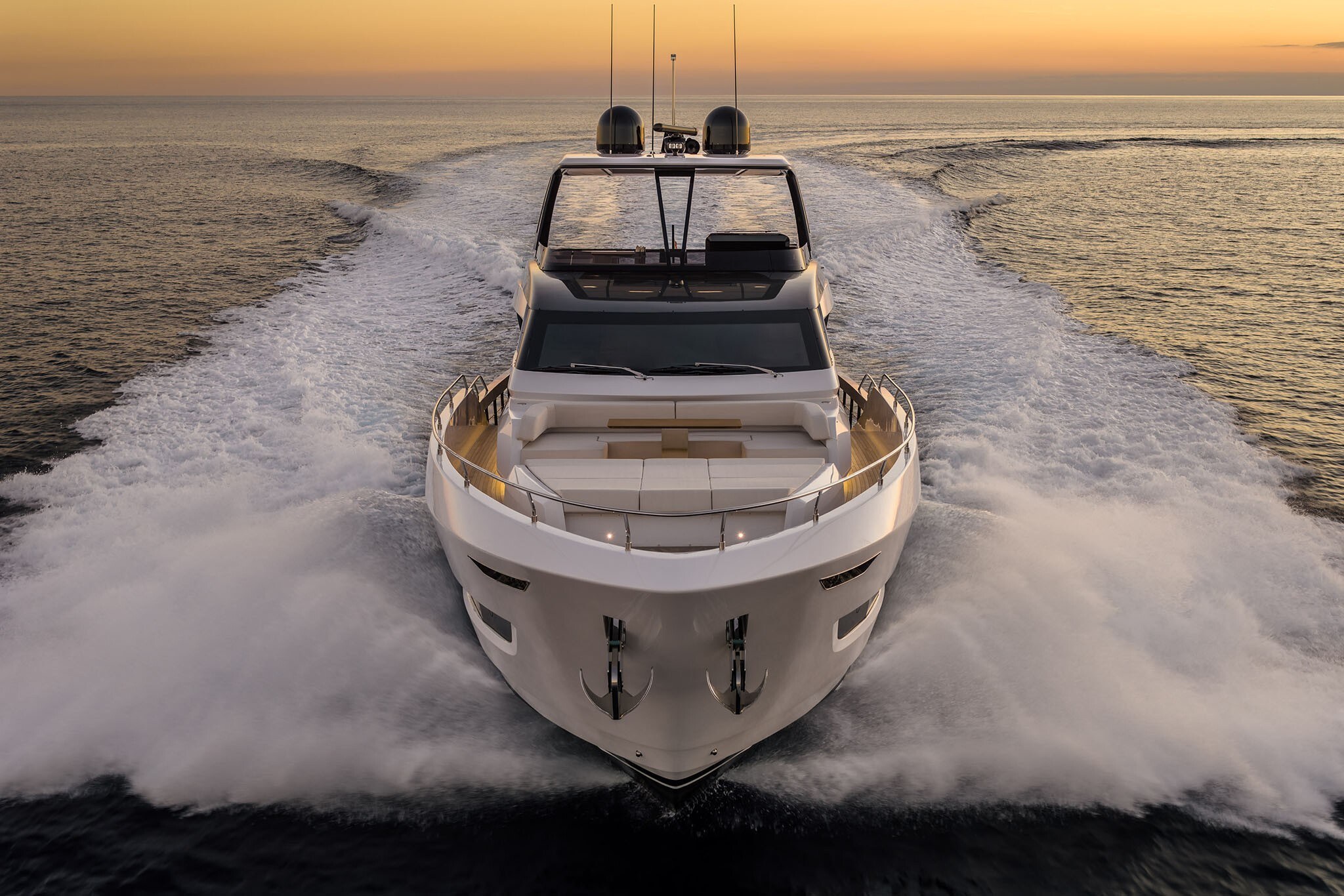 Ferretti Yachts 800