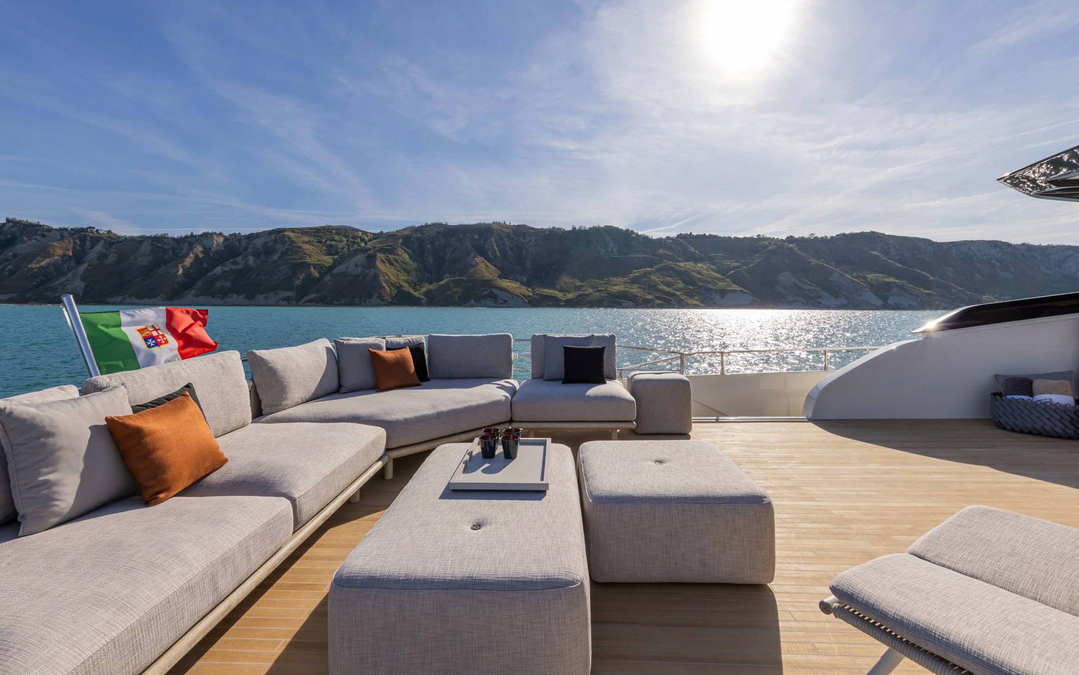 Ferretti Yachts 1000