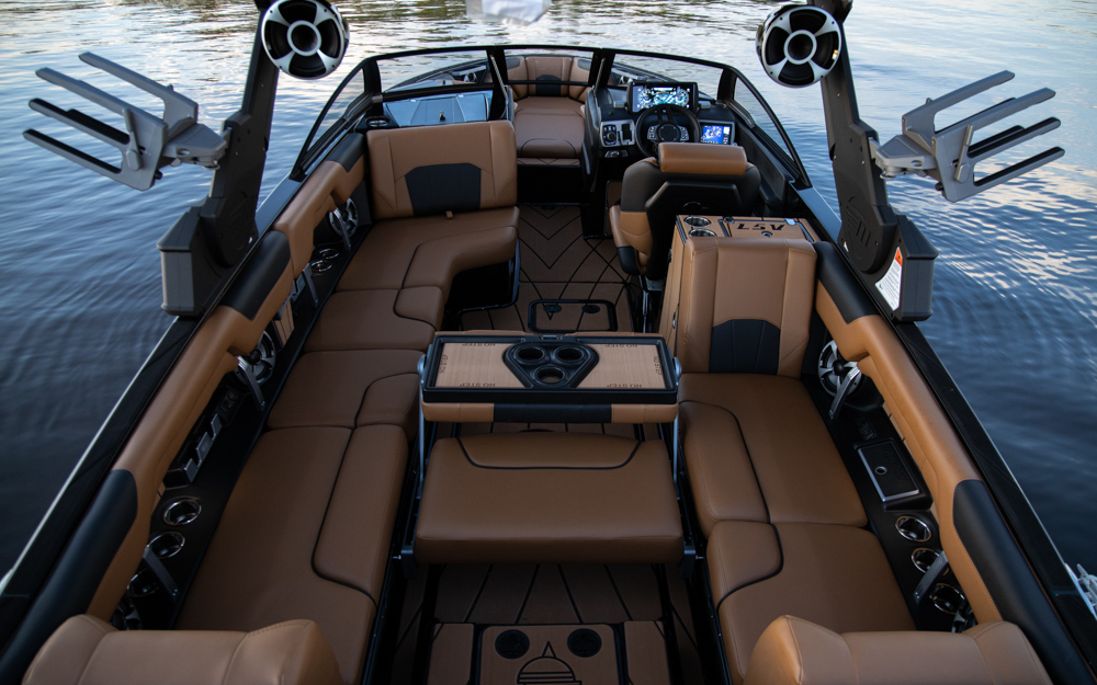Катер буксировщик Malibu 25 LSV / 25596 фото 1.27