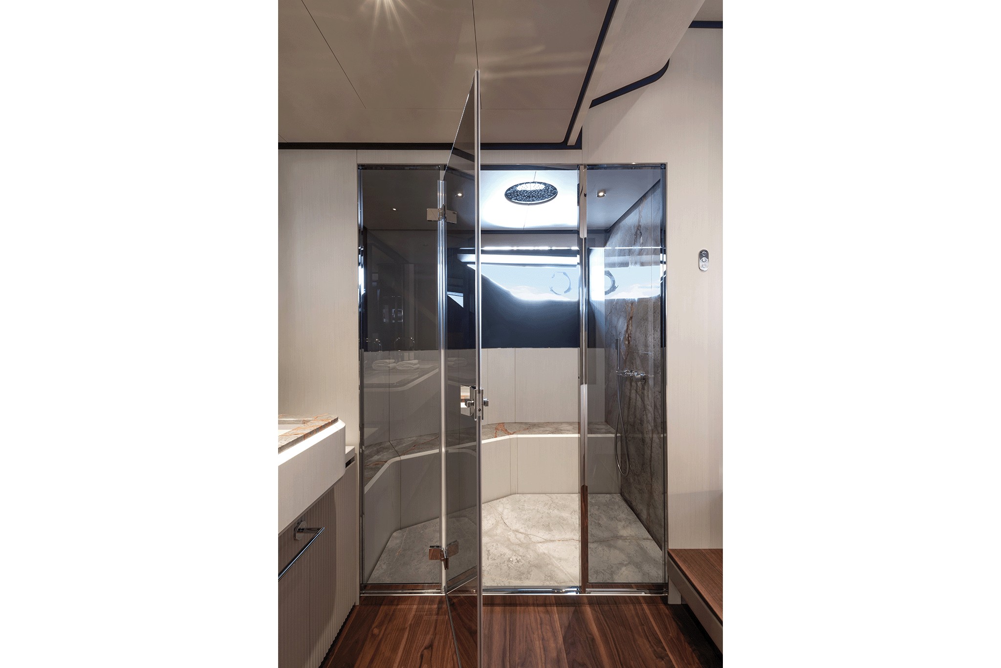 Ferretti Yachts 940