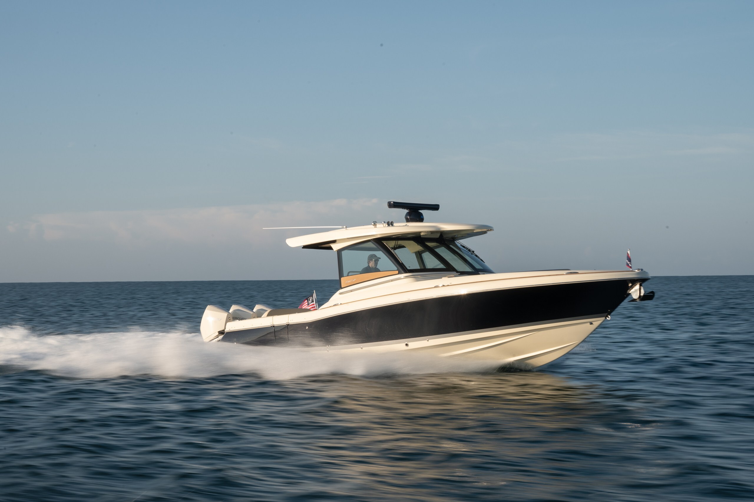 Chris-Craft Calypso 35
