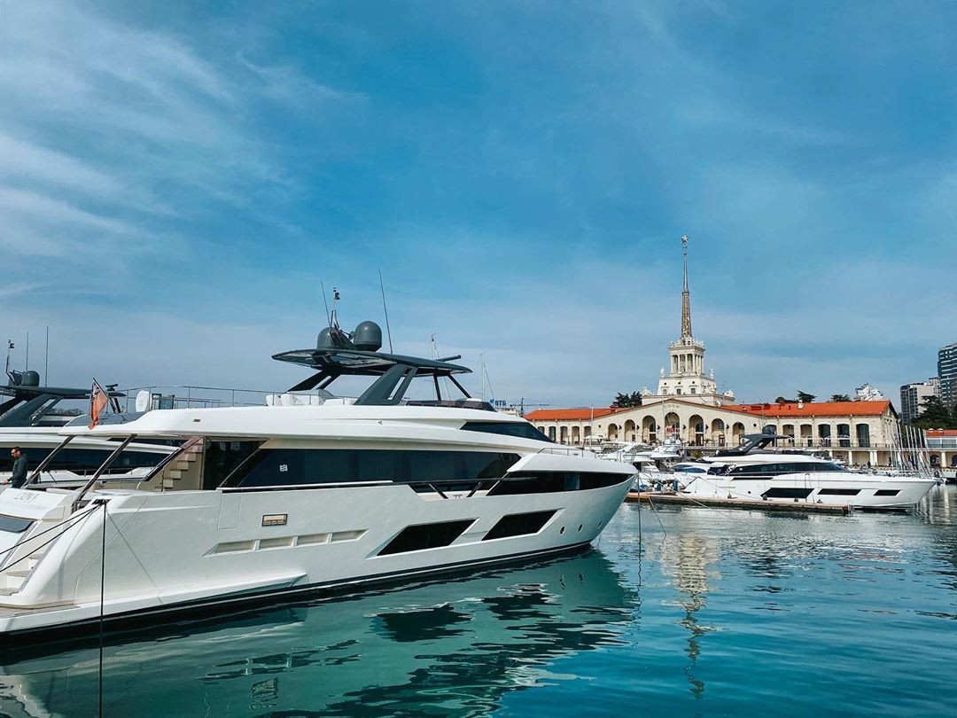 Ferretti Yachts 920 и 670: личное знакомство в Сочи