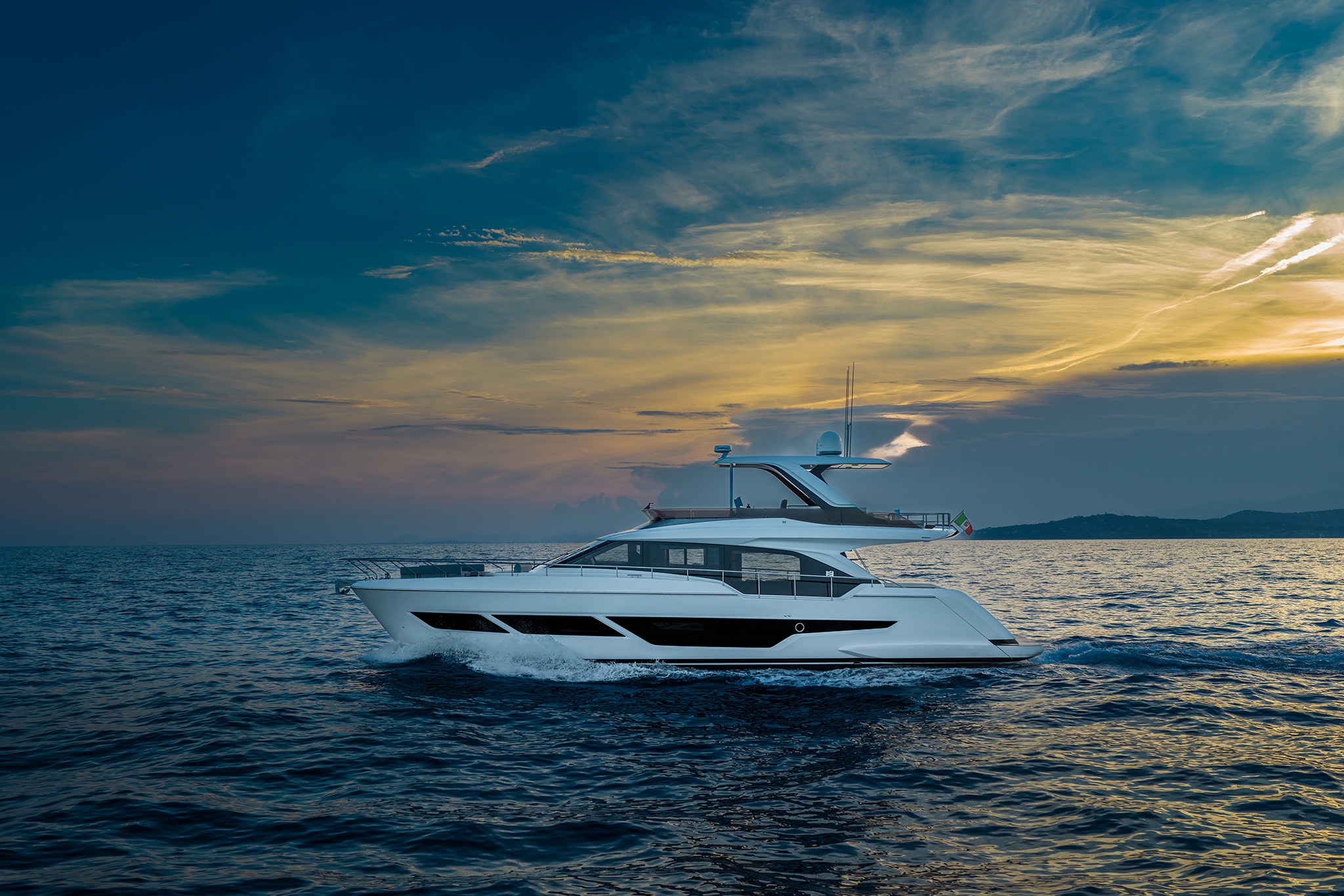 Ferretti Yachts 670