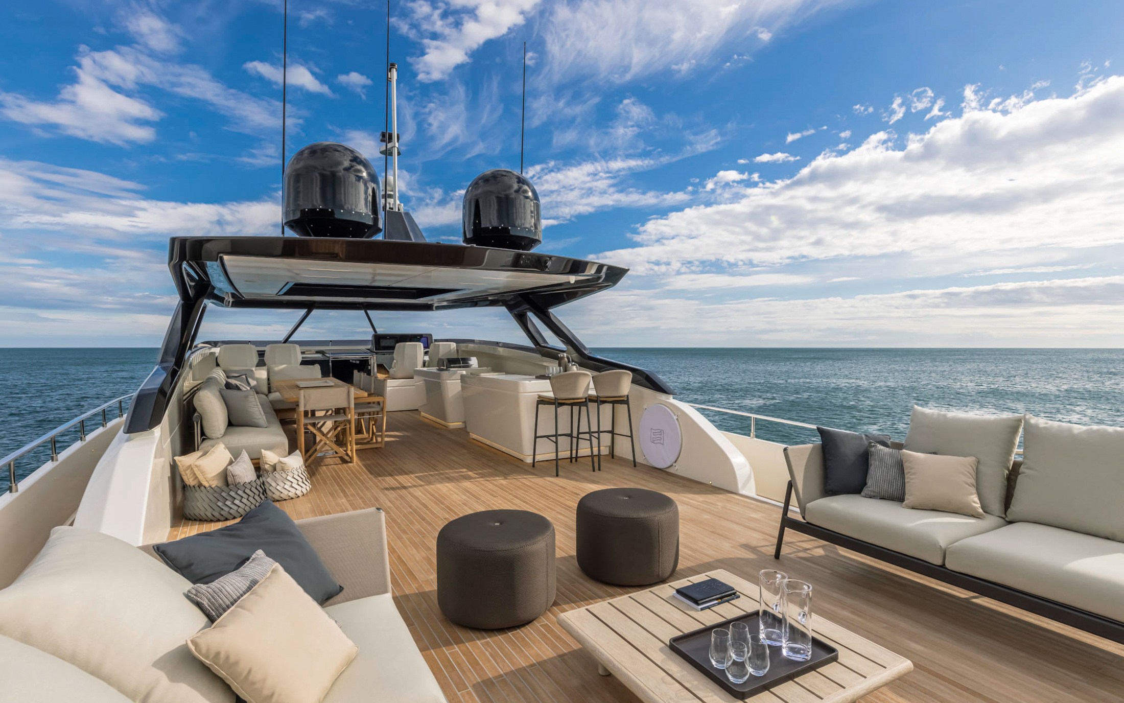 Ferretti Yachts 1000