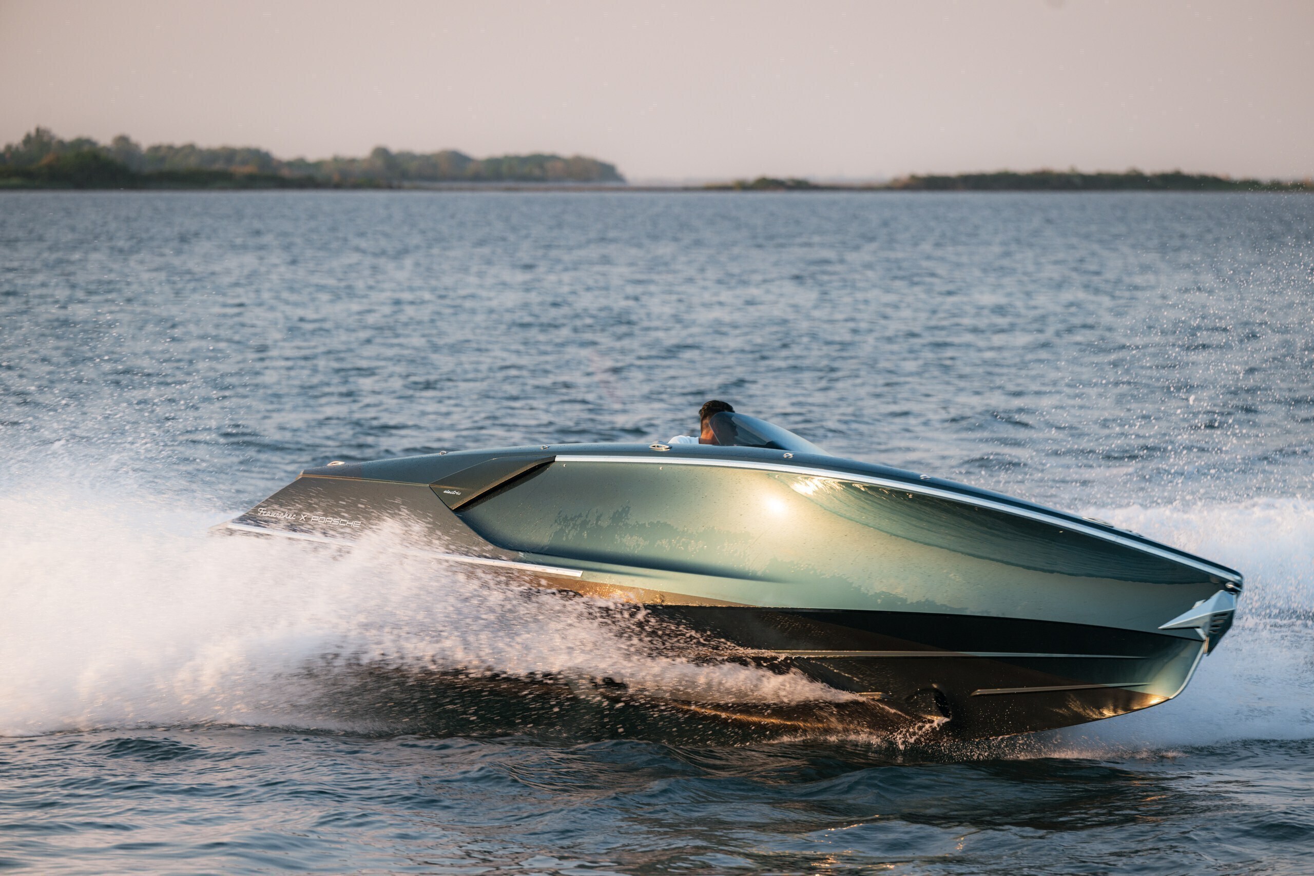 Frauscher x Porsche 790 Spectre