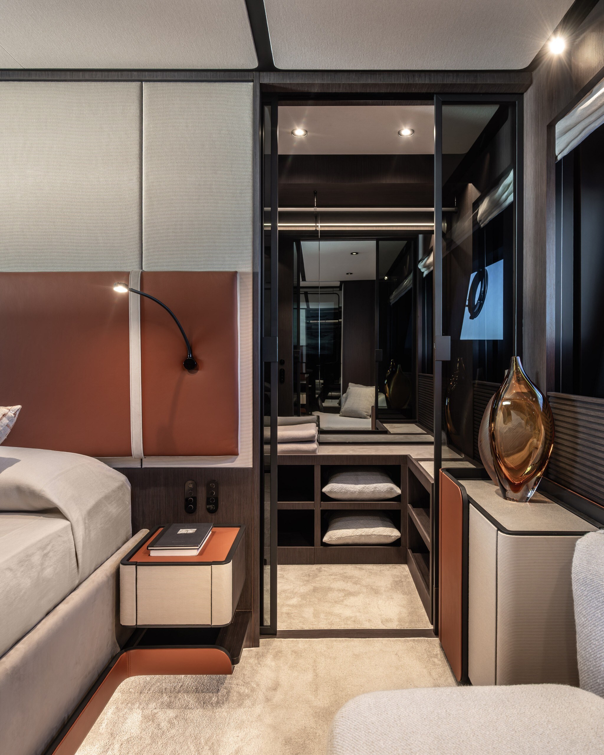 Ferretti Yachts 800