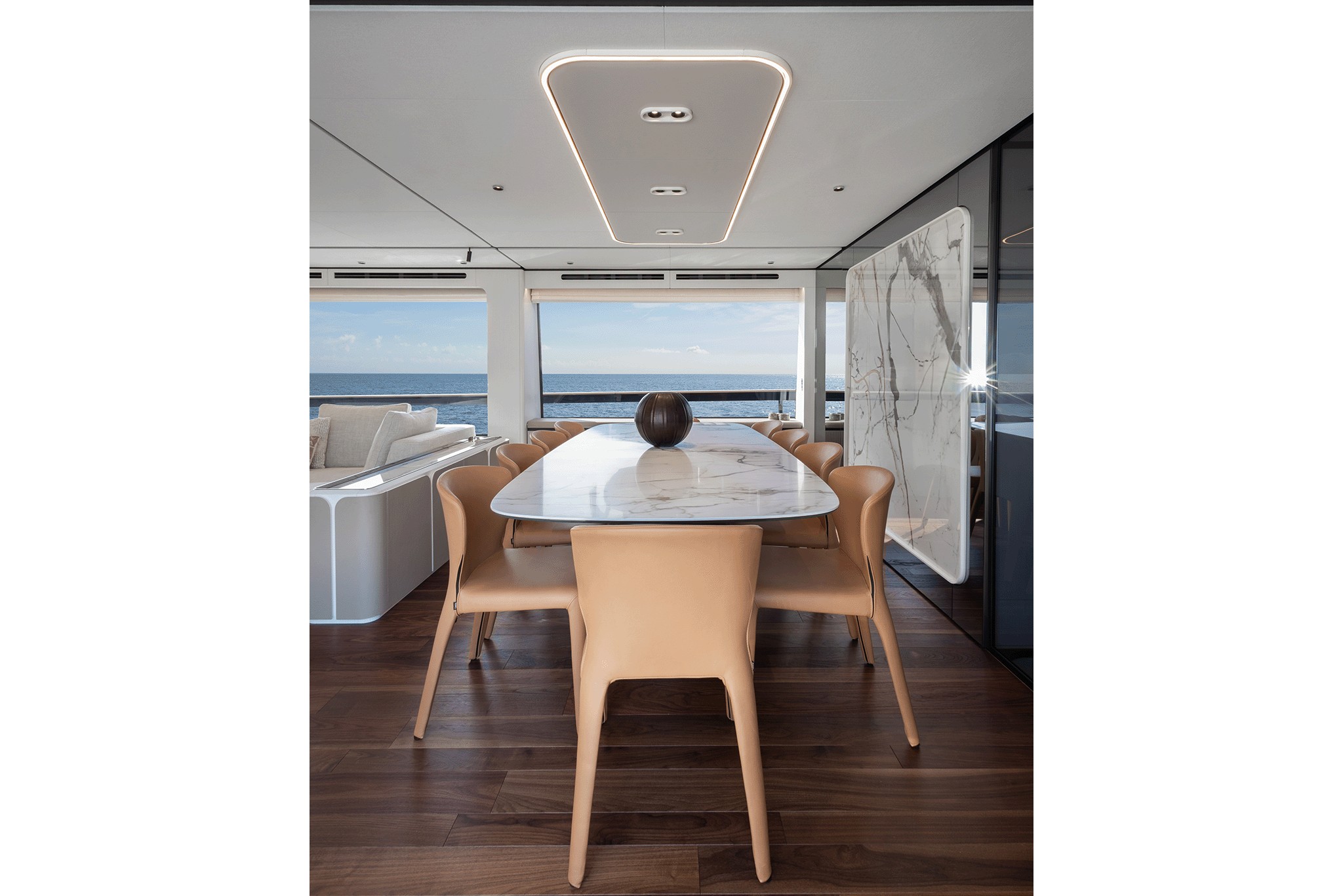 Ferretti Yachts 940