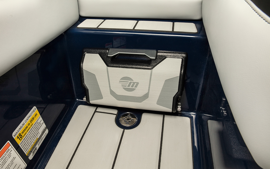 Катер буксировщик Malibu 24 MXZ 2021 фото 2.3