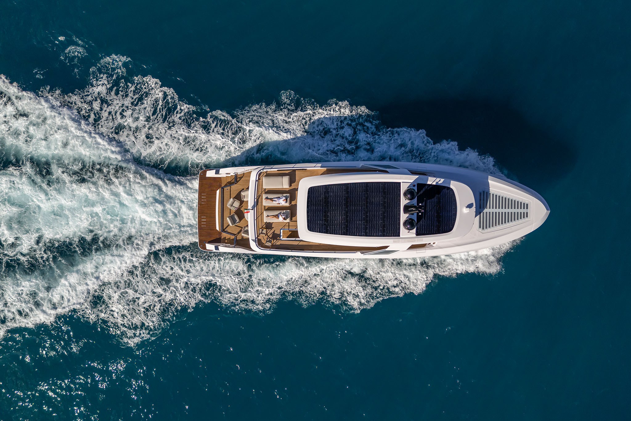 Ferretti Yachts INFYNITO 90