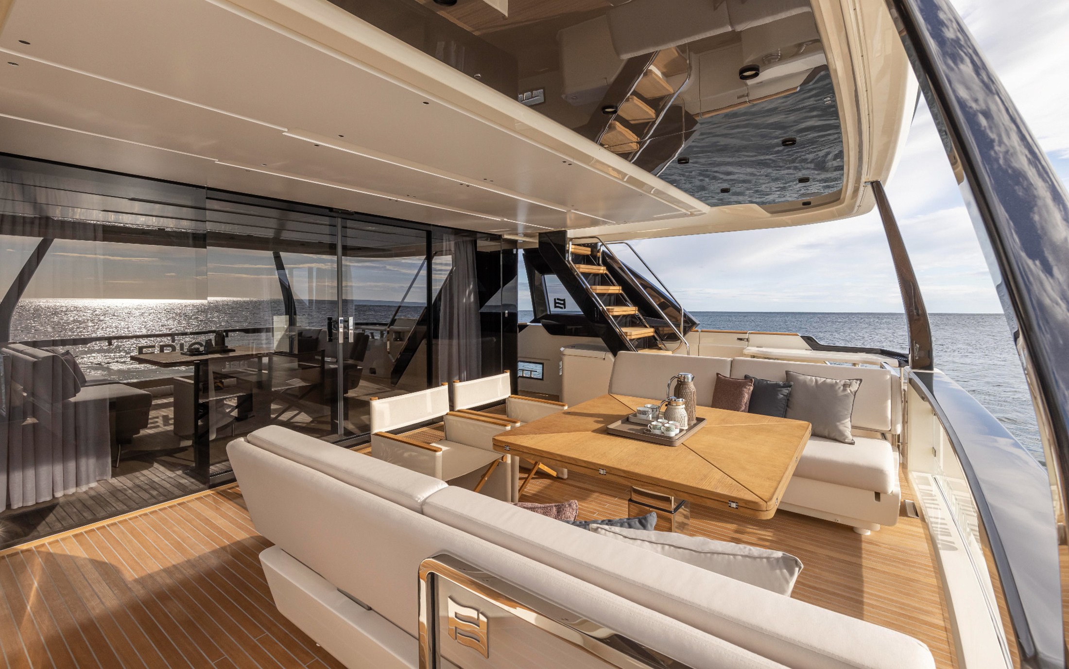 Ferretti Yachts 1000