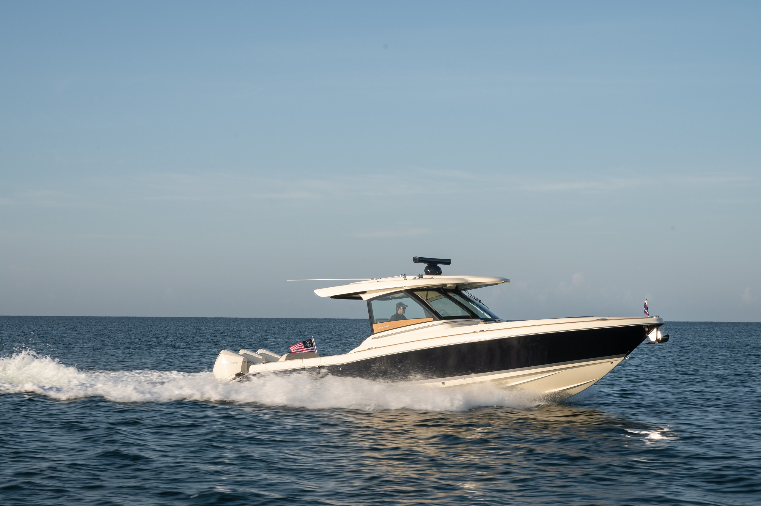 Chris-Craft Calypso 35