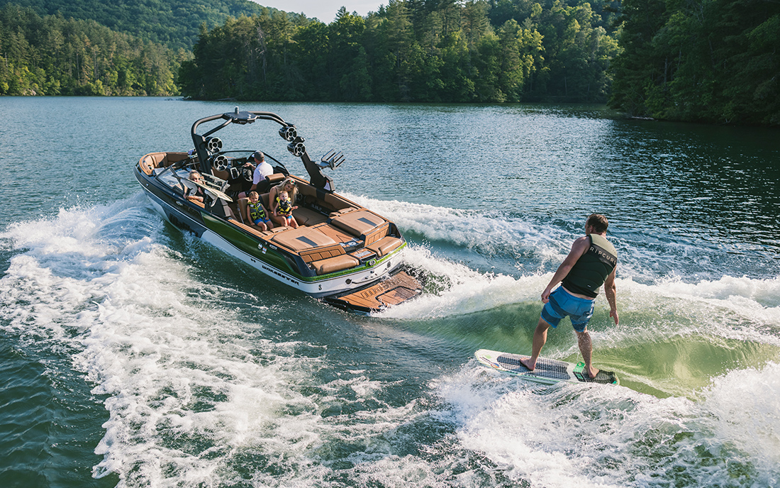 Катер буксировщик Malibu 23 LSV 2021 фото 3.5