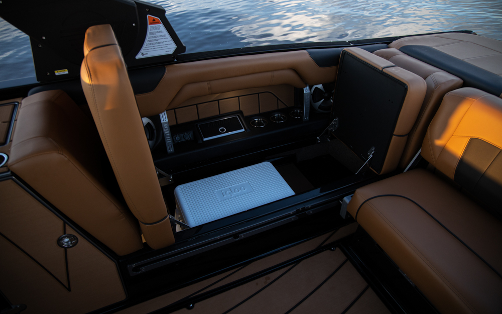 Катер буксировщик Malibu 25 LSV / 25596 фото 1.29